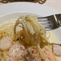 Il Cucchiaio di Angelo - サーモンと小エピのクリームソース