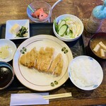 牛料理 萬 - 日替わりランチ(トンカツセット)