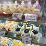 MAGICAL - 旬のブルーベリーのケーキも美味しそう！今日は2個は無理でしたf^_^;)