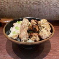 伊勢廣 京橋本店 - 4本丼。