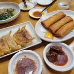 三陽 - 餃子と春巻き