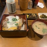 いわさき - 定食の全体観