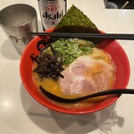 麺屋のすけ - 辛さの「赤」と瓶ビール