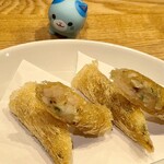 かつぎや - 海老春巻と青いチビ猫