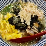 焼鳥 せきね - 締めの鶏飯は鶏出汁が効いていてサラサラっと喉を通ります