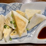 お好み焼き 鉄ちゃん - バターでしっとり焼いたはんぺん　ハイボールが無尽蔵に呑めます