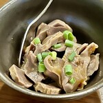 お好み焼き 鉄ちゃん - 定番の砂肝にんにく醤油漬け　これはマストです