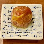 焼鳥 せきね - 口直しにどうぞと焼きトマトをいただきました