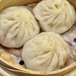 かつぎや - 小籠包アツアツ！舌を火傷しながら食べますｗ