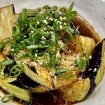 かつぎや - 揚げ茄子柚子ポン酢　これも極めて上品で街中華のレベルではありません