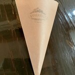 パティスリーレセンシエル - ソフトクリームの持ち手の包み紙