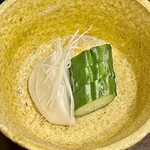 酒亭 田中 - 糠漬け　大根も胡瓜も程良く上品な味わい