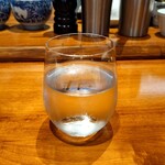 馳走西健一 - ミネラルウォーター