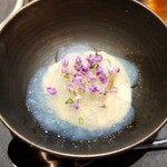 馳走西健一 - 平貝 カリフラワーのピュレ、出汁のジュレ