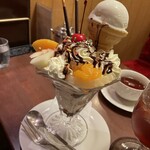 珈琲西武 本店 - チョコレートパフェ