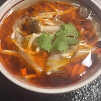 いろいろキノコの酸辣湯