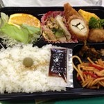 向島 松阪肉 あづま - 日替り弁当580円
                                