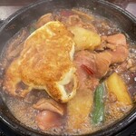 楊銘宇 黄燜鶏米飯 - 土鍋鶏煮込み