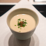 USHIGORO S. - ピュアホワイトの冷製ポタージュ