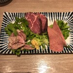 肉豆冨とレモンサワー 大衆食堂 安べゑ - 肉刺身風3種盛り(ハーフ)   599円