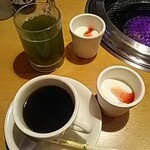 Yakiniku Kingu - ホットコーヒーとやわらか杏仁