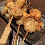 Hama sei - ホタテバター串焼き