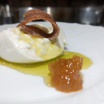 commedia - プラッターチーズ、アンチョビ、チェードロ