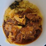 SPICY CURRY 魯珈 - もずくとゴーヤの豚バラカレー