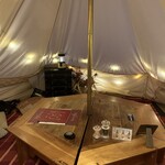 사쿠레후루루 카루이자와 - 원폴 텐트 안에서 식사