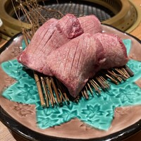 芦屋焼肉 結 - 厚切り牛タン