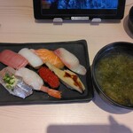 南房総やまと寿司 - 握りランチ1000円味噌汁付き(2023.8.10)