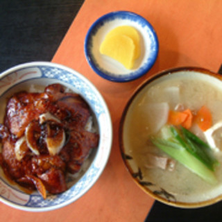 十勝名物の「豚丼」もあります！