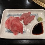 Koube Gyuu Koshitsu Yakiniku Techangun - 