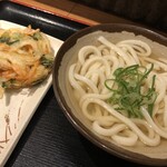 Homba Sanuki Udonoya Jinoseimenjo - かけうどん（400円）＆野菜かき揚げ（160円）