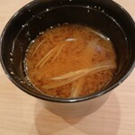 すし処 睦月 - 赤出汁