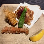 マラルンガ 和琉創作 - 中皿:車海老ガダイフ揚げとマングローブガザミ姿揚げ