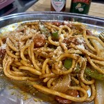 キッチン あずま - ナポリタンの “ 定番 ” パルメザン粉チーズとタバスコ♡