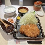 ポンチ軒 - 特ロース豚かつ定食2,400円税込