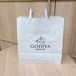 おたべ - GODIVAロゴの紙袋