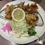 志成園 - 鳥の唐揚げ(小)480円。5ヶ入り。そのままでも、塩胡椒につけてもマヨネーズにつけても美味い。小でもこのボリュームはすごい。これでワンコイン以下はお得。