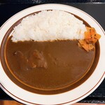 カレー専門店 クラウンエース - 福神漬けを装ったところ