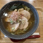 餃子とラーメンの旨い店 みよし - 醤油チャーシューメン