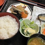 かちどき食堂 - 秋刀魚の開き定食