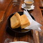 Jioufen Teahouse - 卵入りパイナップルケーキ