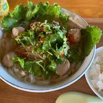 島のカンボジア料理 オークン - クイティウ（豚ミンチ牛肉団子）