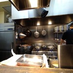 櫻井中華そば店 - 厨房