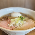 ラーメン 健やか - う、美しい…(´｡✪ω✪｡ ` )ｷﾗｷﾗ
            
            武田信玄のような荒くれた戦国武将タイプではなく、
            平安時代の女流歌人、
            小野小町のような艶やかさ(   °◊°   )おほほほほー