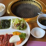 明月館 - ハラミランチ 841円。