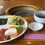 明月館 - ハラミランチ 841円。