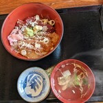 魚金寿司 すゞ木 - 天然真だいとかつおの二色づけ丼